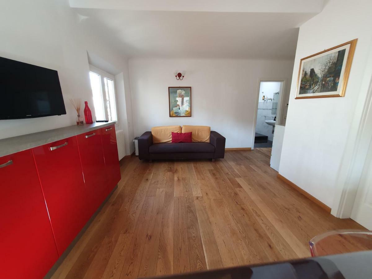 Lovewknds - Topfloor With Duomo View Apartment Florence