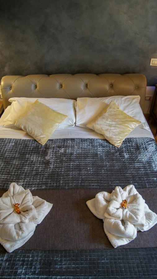 Lovewknds - Topfloor With Duomo View Apartment Florence